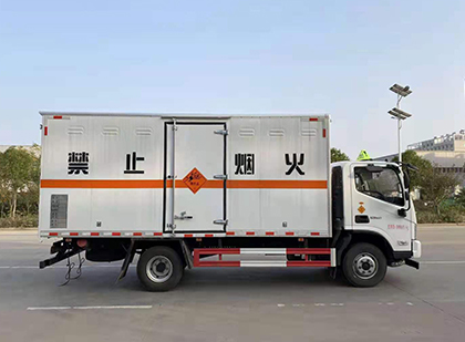 阿巴嘎爆破器材运输车